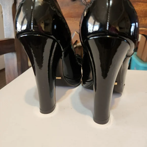 Cole Haan Collection Nike Air Pumps - Picture 4 of 7